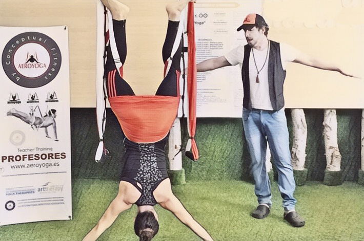 Rafael Martínez Charla en Directo con Paloma Tami de Yoga Urbano, AeroYoga ® Paraguay por el Insta Live de @aeroyoga_puertorico