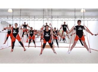 Juegos de AeroYoga® en Grupo, Ahora también Clases y Formación Yoga Aéreo Online