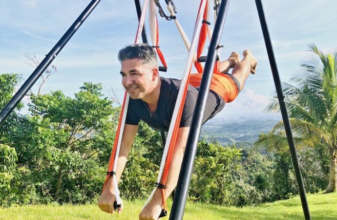 Descubre con Rafael Martínez los Beneficios de la Práctica del AeroYoga ® al Aire Libre, Yoga Aéreo