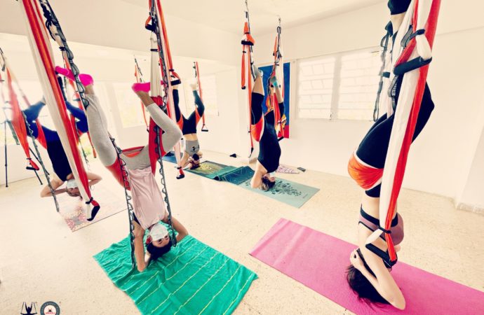 Yoga Aérea Puerto Rico, Clases AeroYoga ® en la Naturaleza los Fines de Semana en Trapecio
